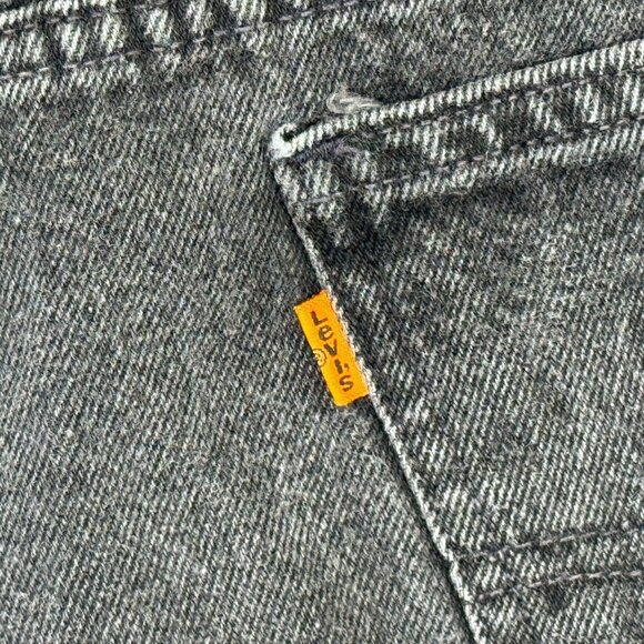 Levis 550 Denim Shorts Womens 38 High Waist Mom Cut Off Jeans Booty Distressed - Picture 4 of 10